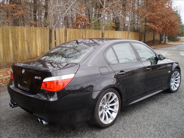 BMW M5 2006 photo 4