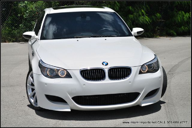BMW M5 2006 photo 3