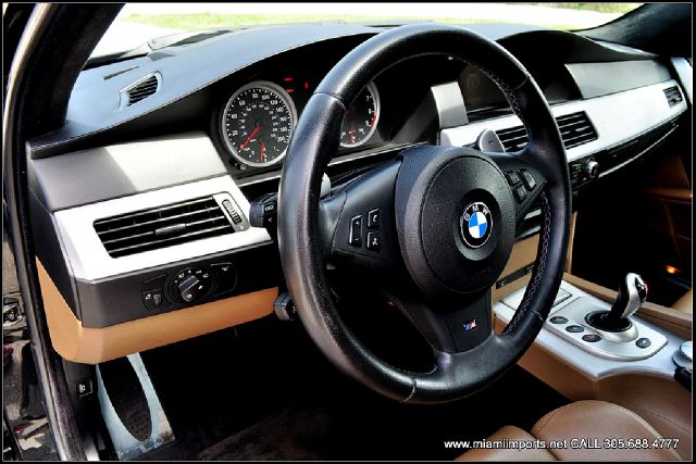 BMW M5 2006 photo 6