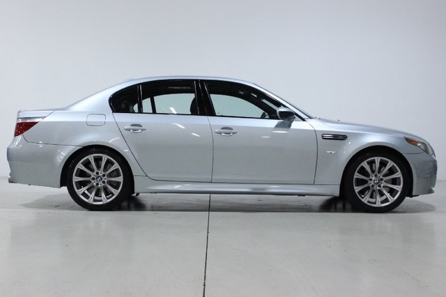 BMW M5 2006 photo 1