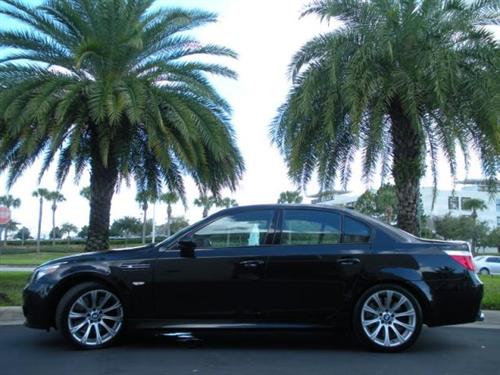 BMW M5 2006 photo 2