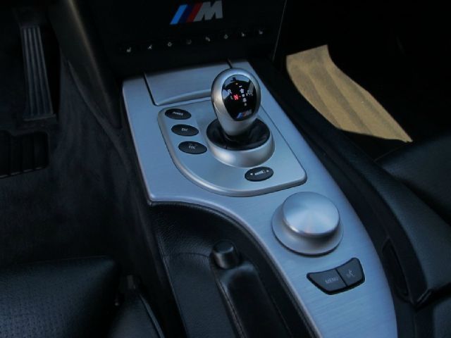 BMW M5 2006 photo 21