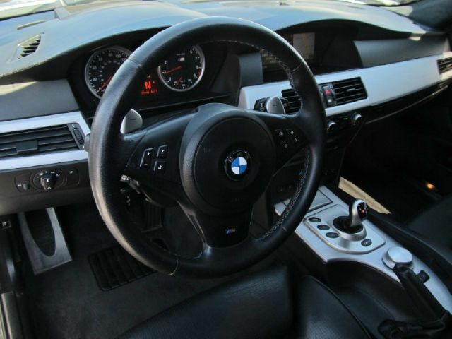 BMW M5 2006 photo 5