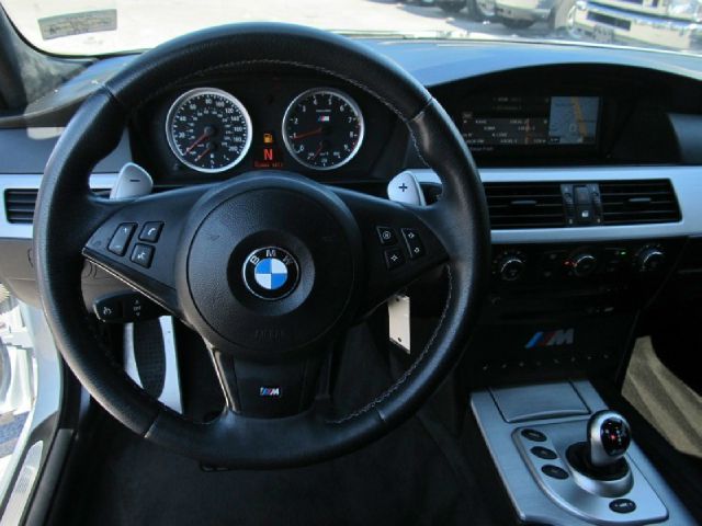 BMW M5 2006 photo 8