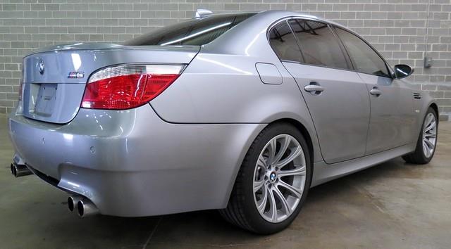 BMW M5 2006 photo 1