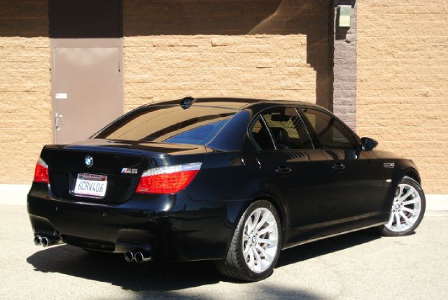 BMW M5 2008 photo 1