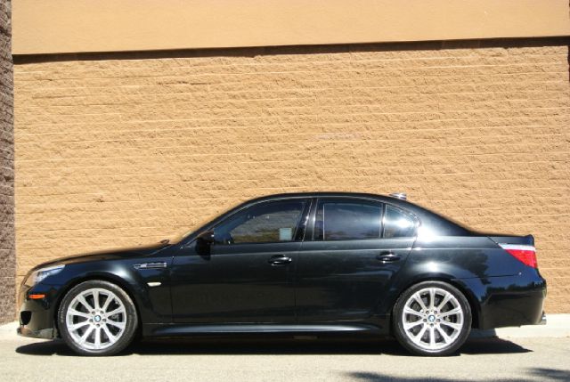 BMW M5 2008 photo 2