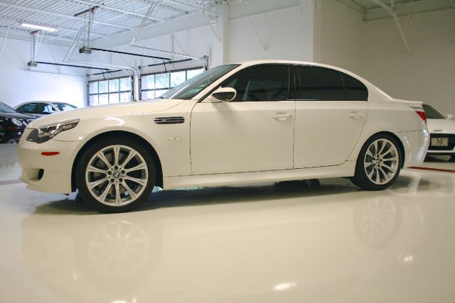 BMW M5 2008 photo 2