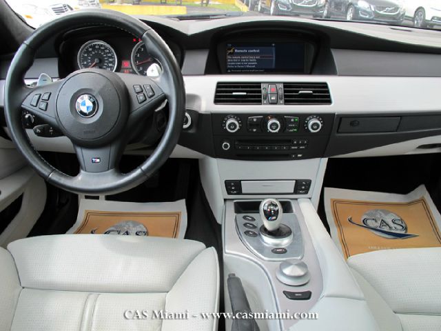 BMW M5 2008 photo 6