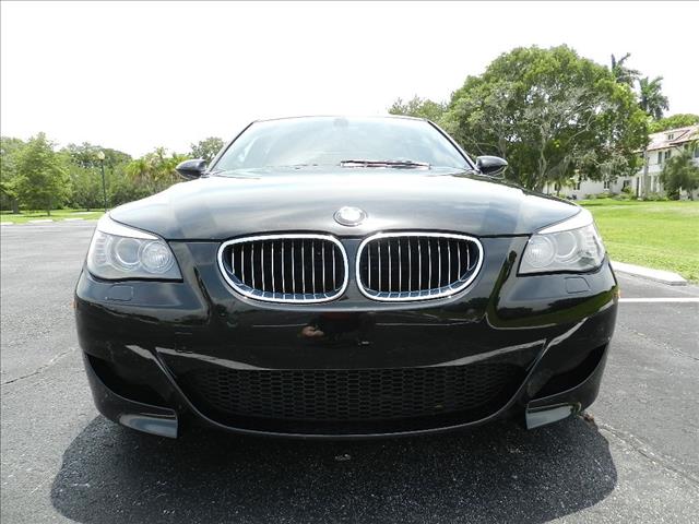 BMW M5 2008 photo 1