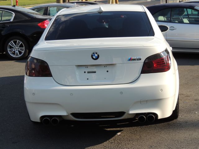 BMW M5 2008 photo 1