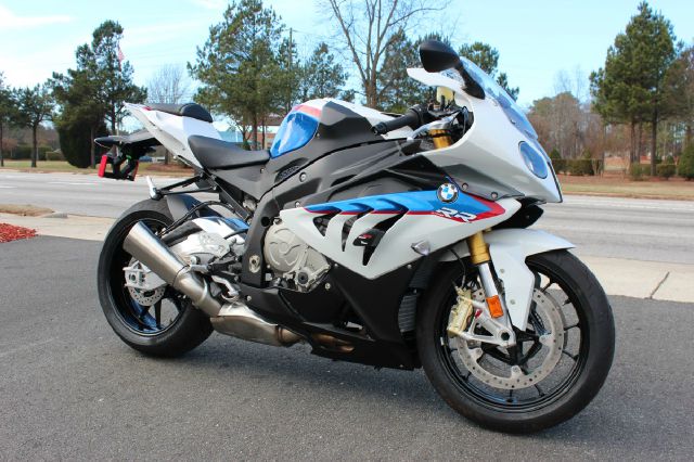 BMW S1000RR 2013 photo 2