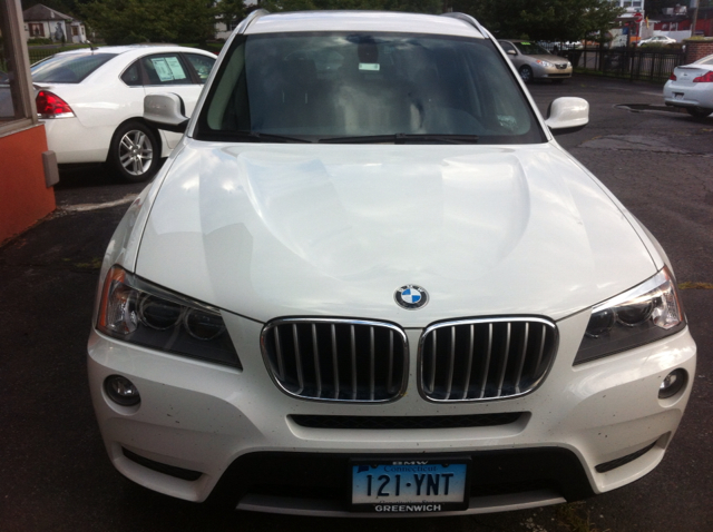 BMW X3 2011 photo 2