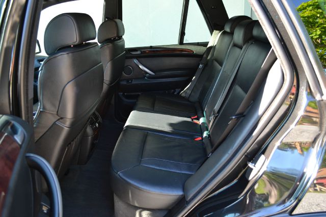 BMW X5 SR5 4X4 TRD OFF ROAD SUV