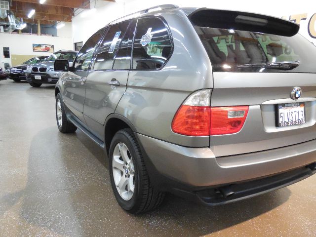 BMW X5 2005 photo 2