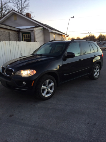 BMW X5 4 DOOR CAB SUV