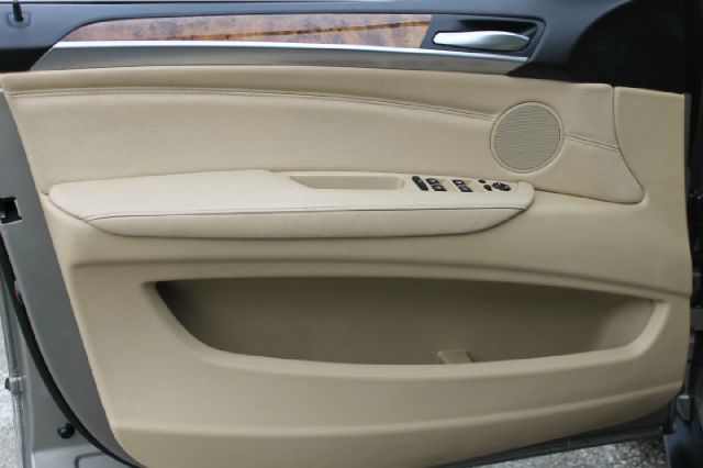 BMW X5 1500 4dr Club Cab 4x4 SUV