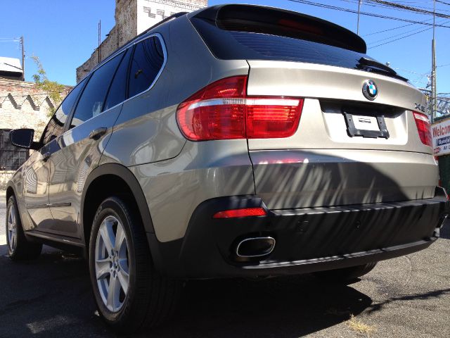 BMW X5 SV Pickup 4D 5 1/2 Ft SUV