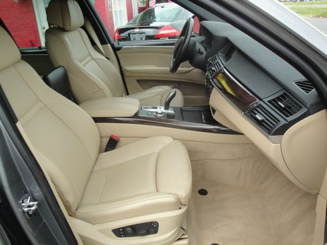 BMW X5 2008 photo 2
