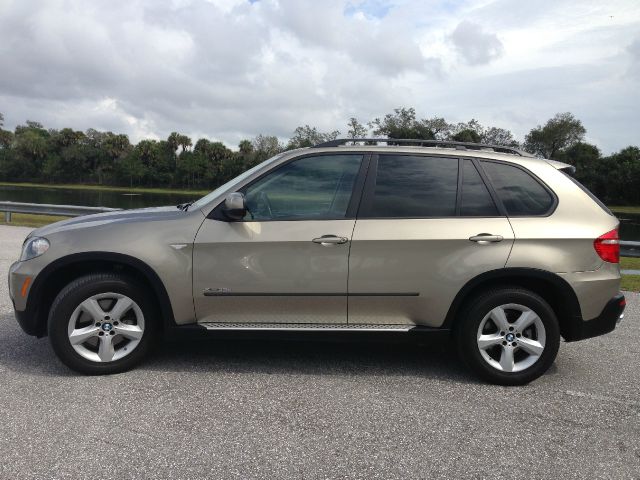 BMW X5 2009 photo 2
