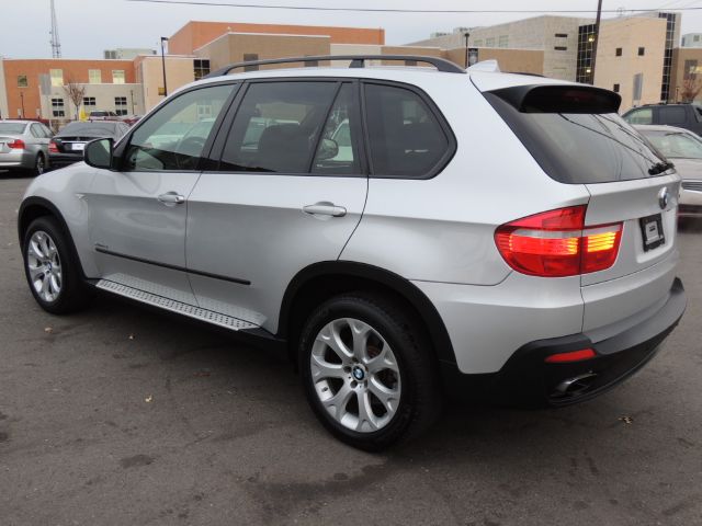BMW X5 2009 photo 2