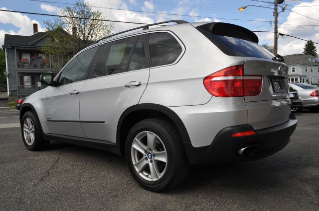 BMW X5 2010 photo 2