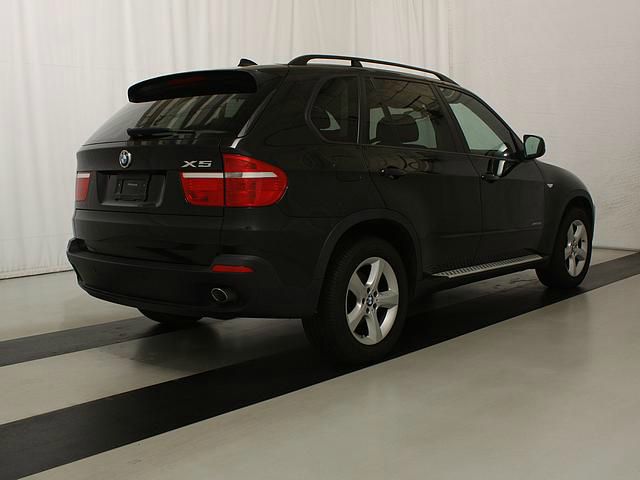 BMW X5 2010 photo 2
