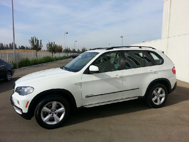 BMW X5 2010 photo 1