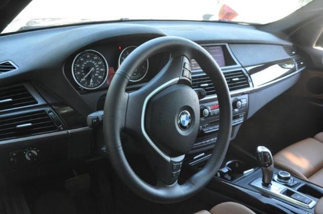 BMW X5 2010 photo 0