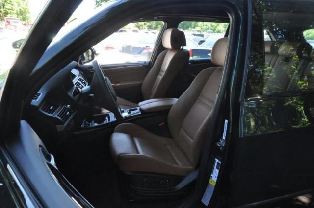 BMW X5 2010 photo 1