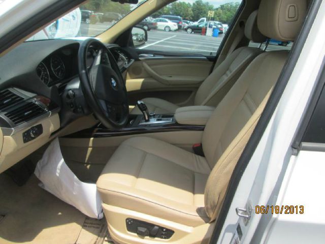 BMW X5 2010 photo 1