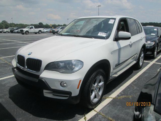 BMW X5 2010 photo 2