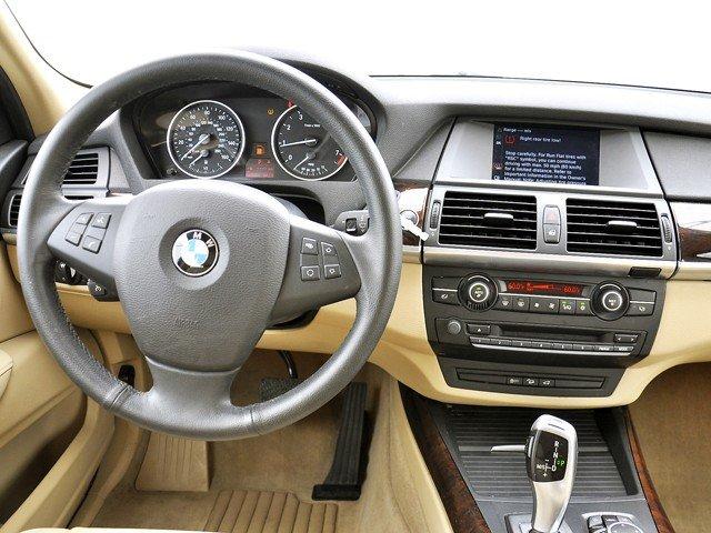 BMW X5 2010 photo 1