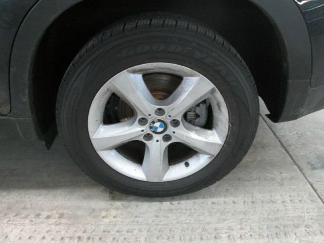 BMW X5 2010 photo 2