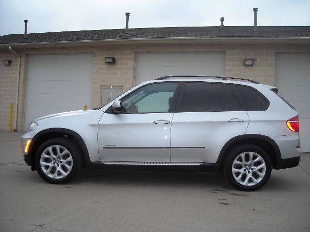 BMW X5 2011 photo 2