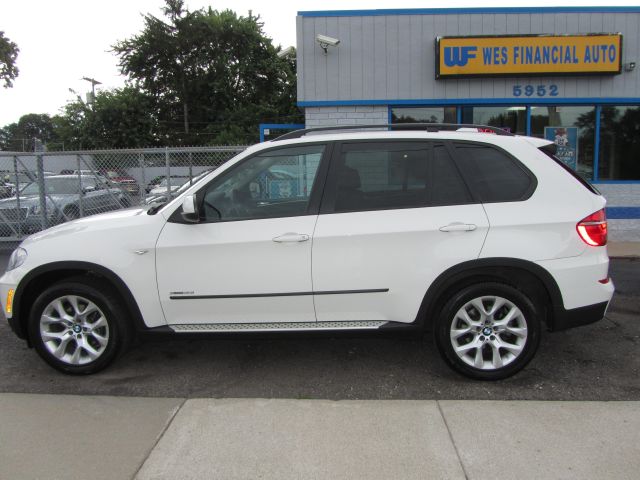 BMW X5 2011 photo 1