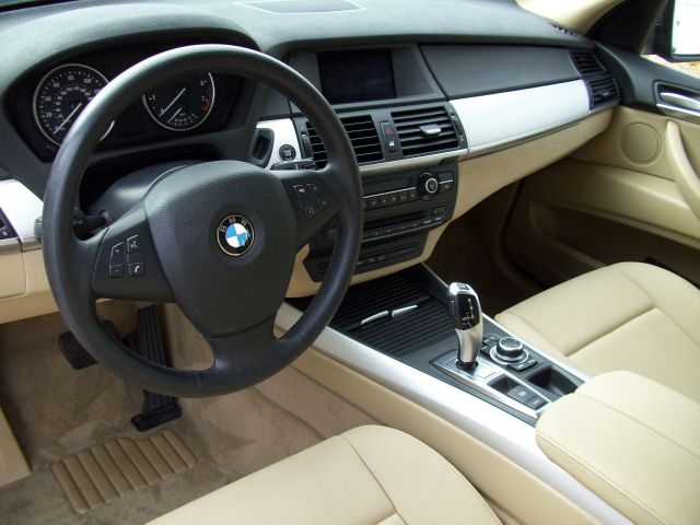 BMW X5 2012 photo 2