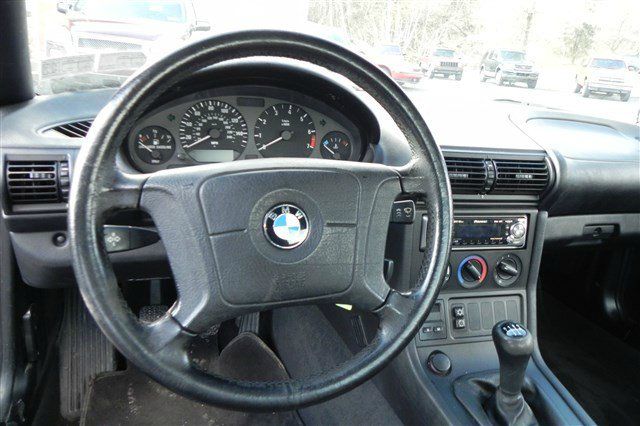 BMW Z3 SE Front-wheel Drive Convertible