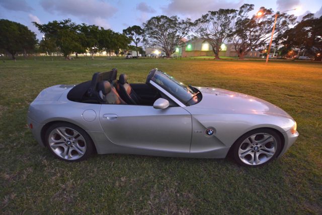 BMW Z4 2004 photo 2