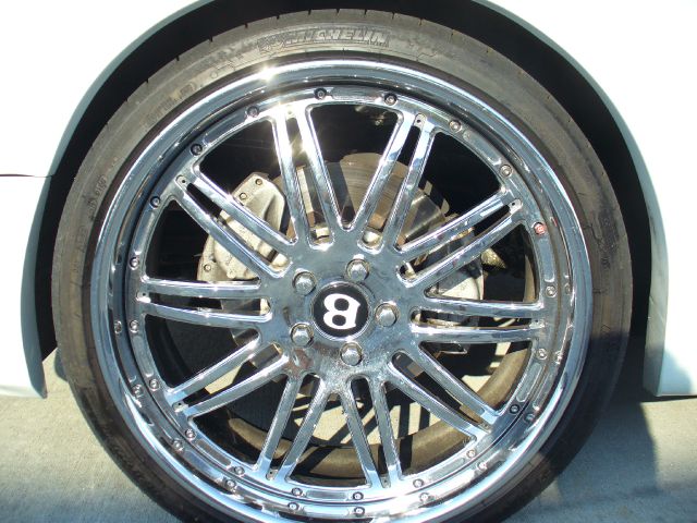 Bentley Azure 1999 photo 16