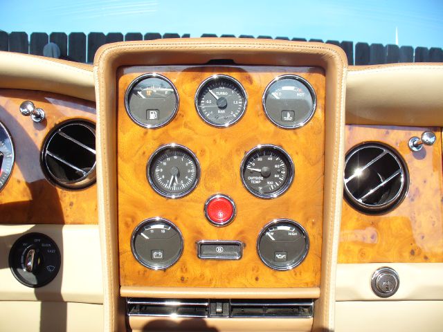 Bentley Azure 1999 photo 9