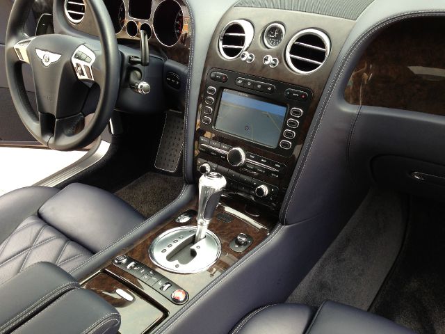 Bentley Continental 2010 photo 55