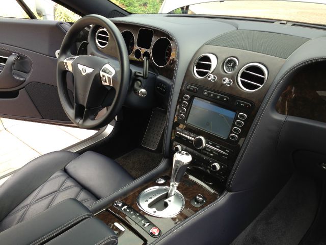 Bentley Continental 2010 photo 57
