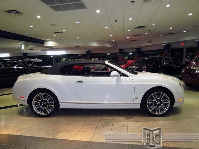 Bentley Continental GTC 2011 photo 1