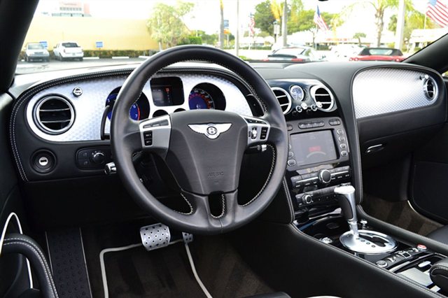 Bentley Continental GTC 2011 photo 5