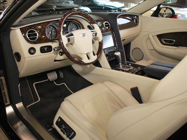 Bentley Continental GTC 2013 photo 4