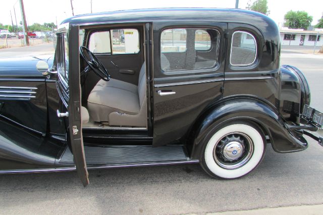 Buick 41 Special 1935 photo 3