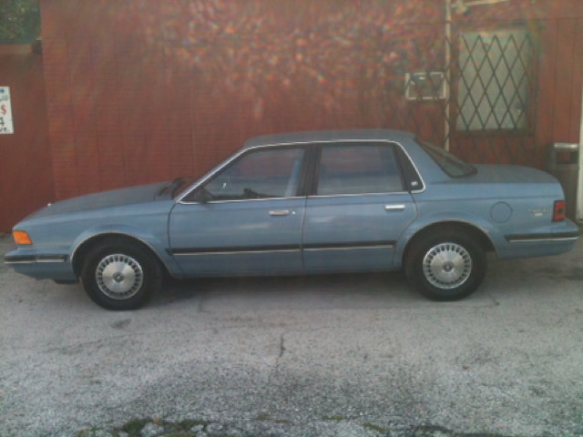 Buick Century 1990 photo 2