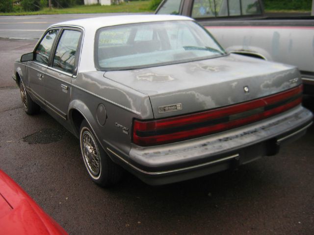 Buick Century 1990 photo 3