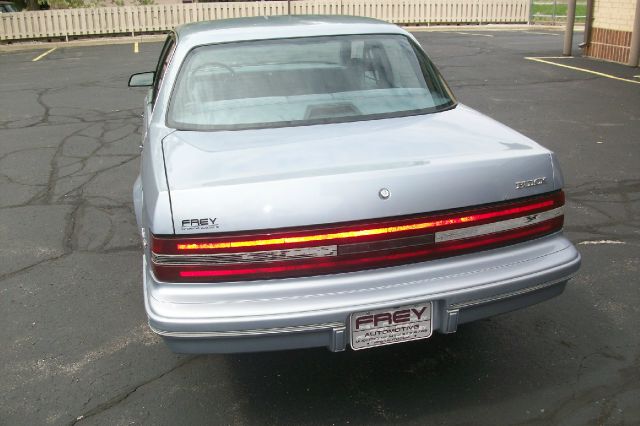 Buick Century 1994 photo 21